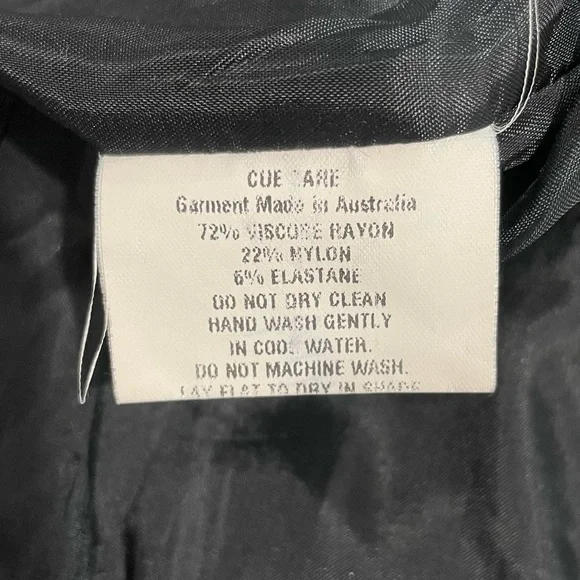 Cue City Button Basic Blazer - Picture 8 of 8